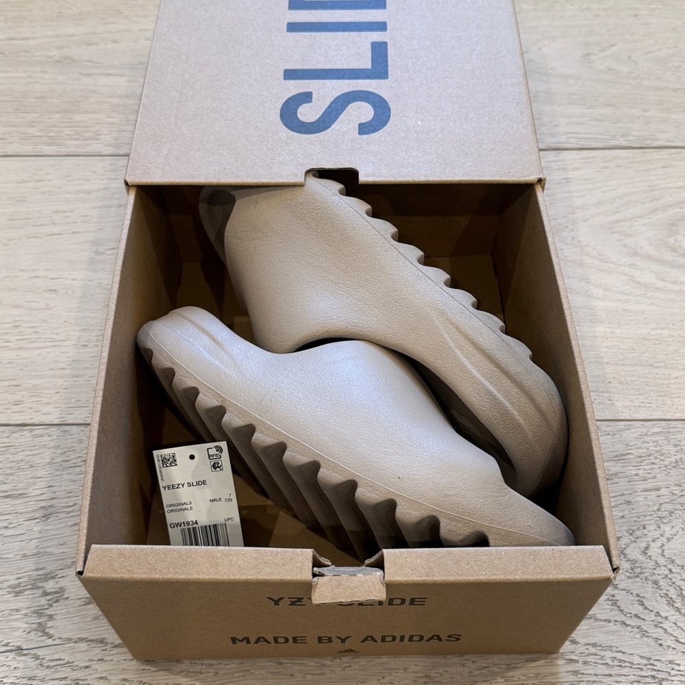Adidas Yeezy Slide in Pure | Mens 7 Womens 8 | 2021 Re-Release - Picture 12 of 14